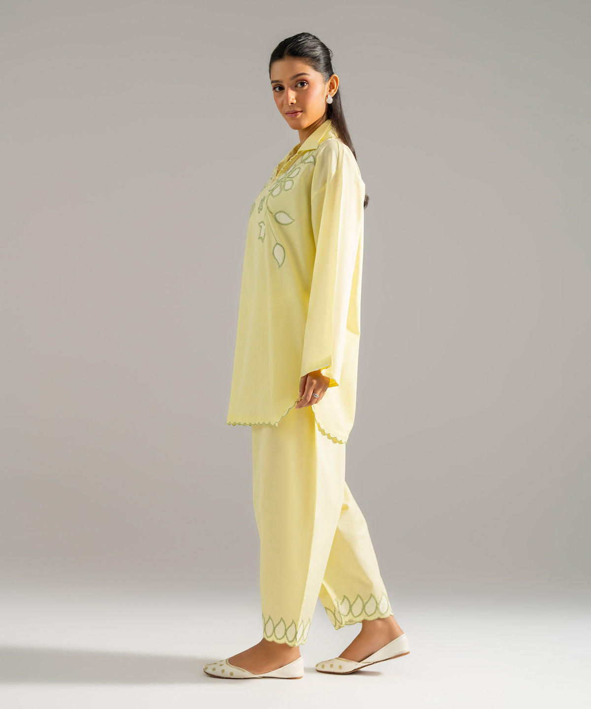 2 Piece - Embroidered Lawn Suit PRW26STV1023