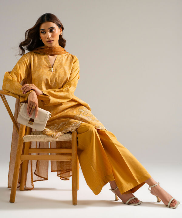 3 Piece - Embroidered Jacquard Suit
