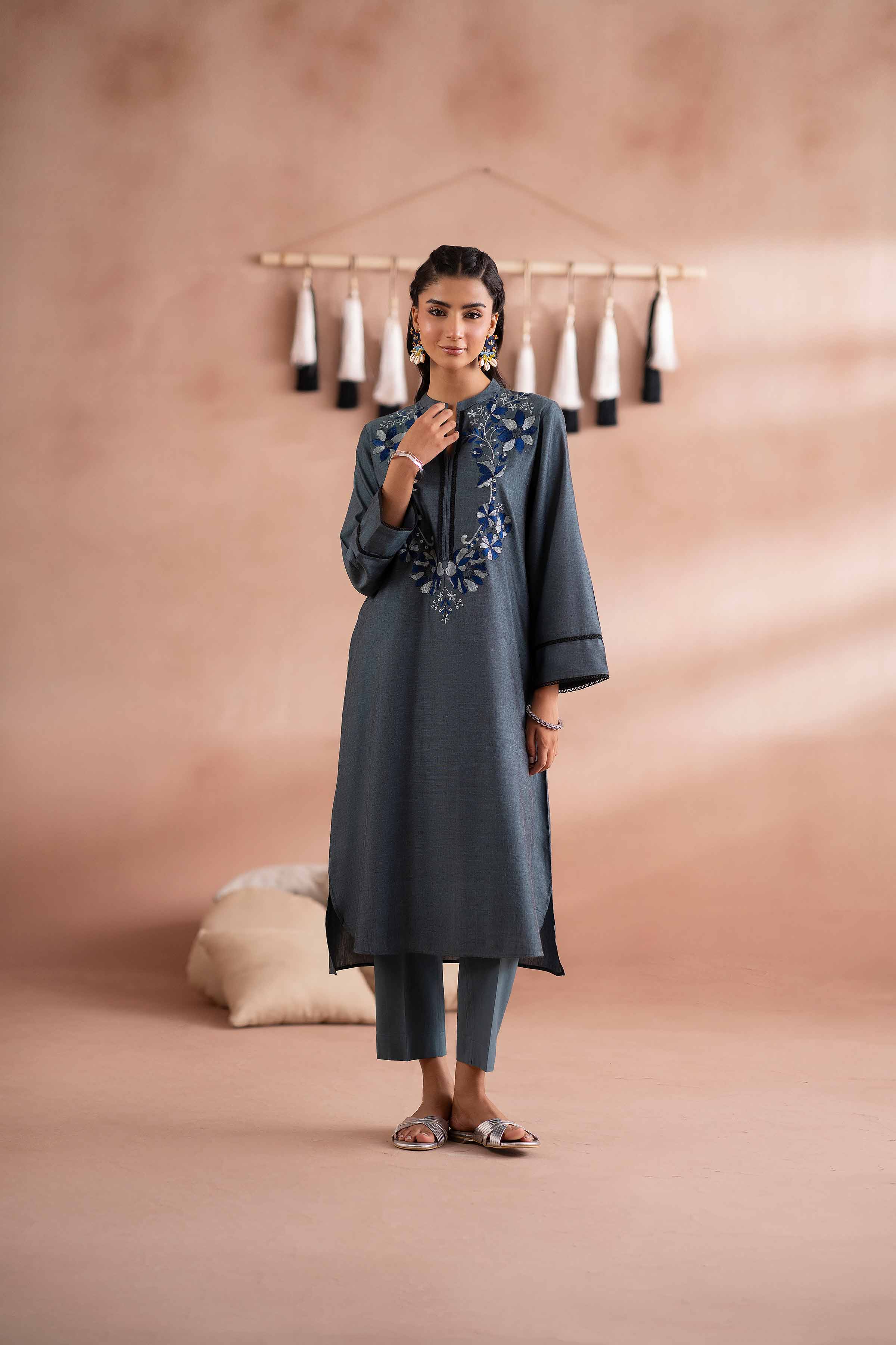 2 Piece - Embroidered Suit - PS25-215