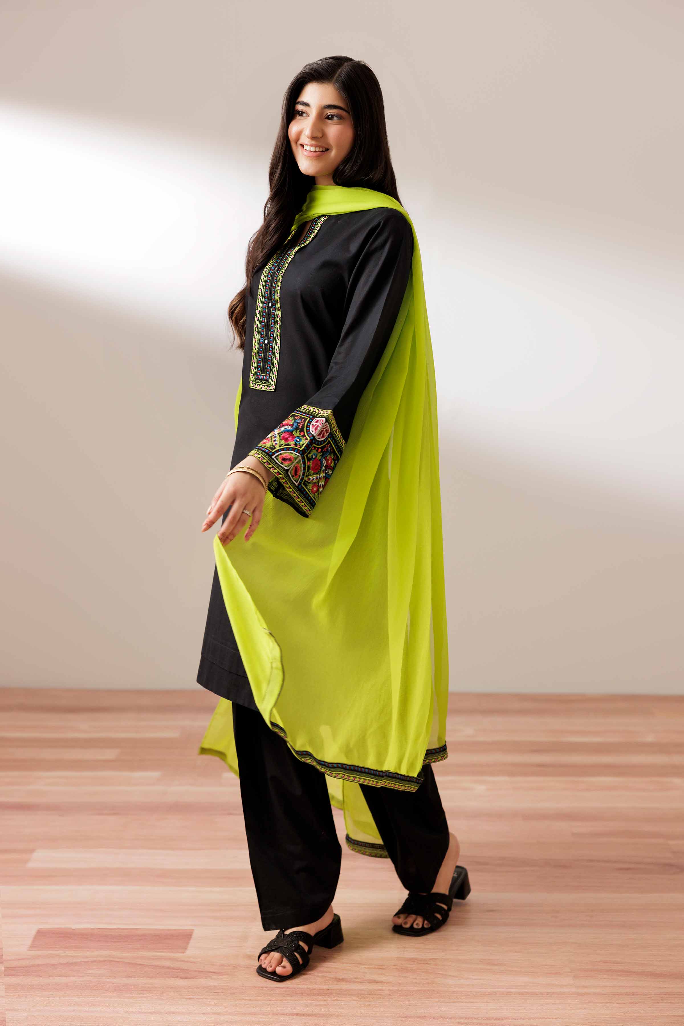 3 Piece - Embroidered Suit - PS25-257