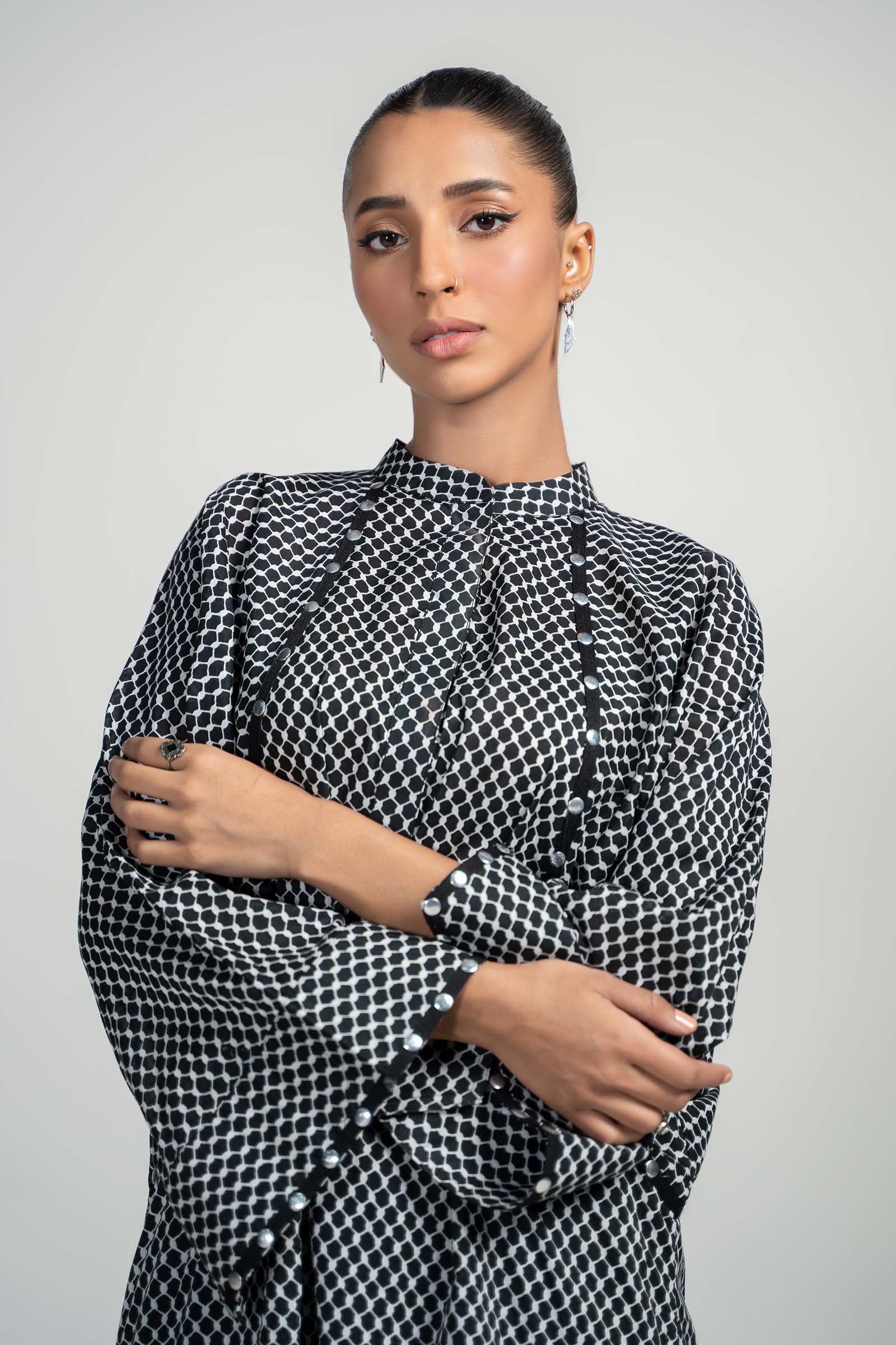 https://cdn.shopify.com/s/files/1/0620/8788/9062/files/PSPF2405BlackCloseup.jpg?v=1723713885