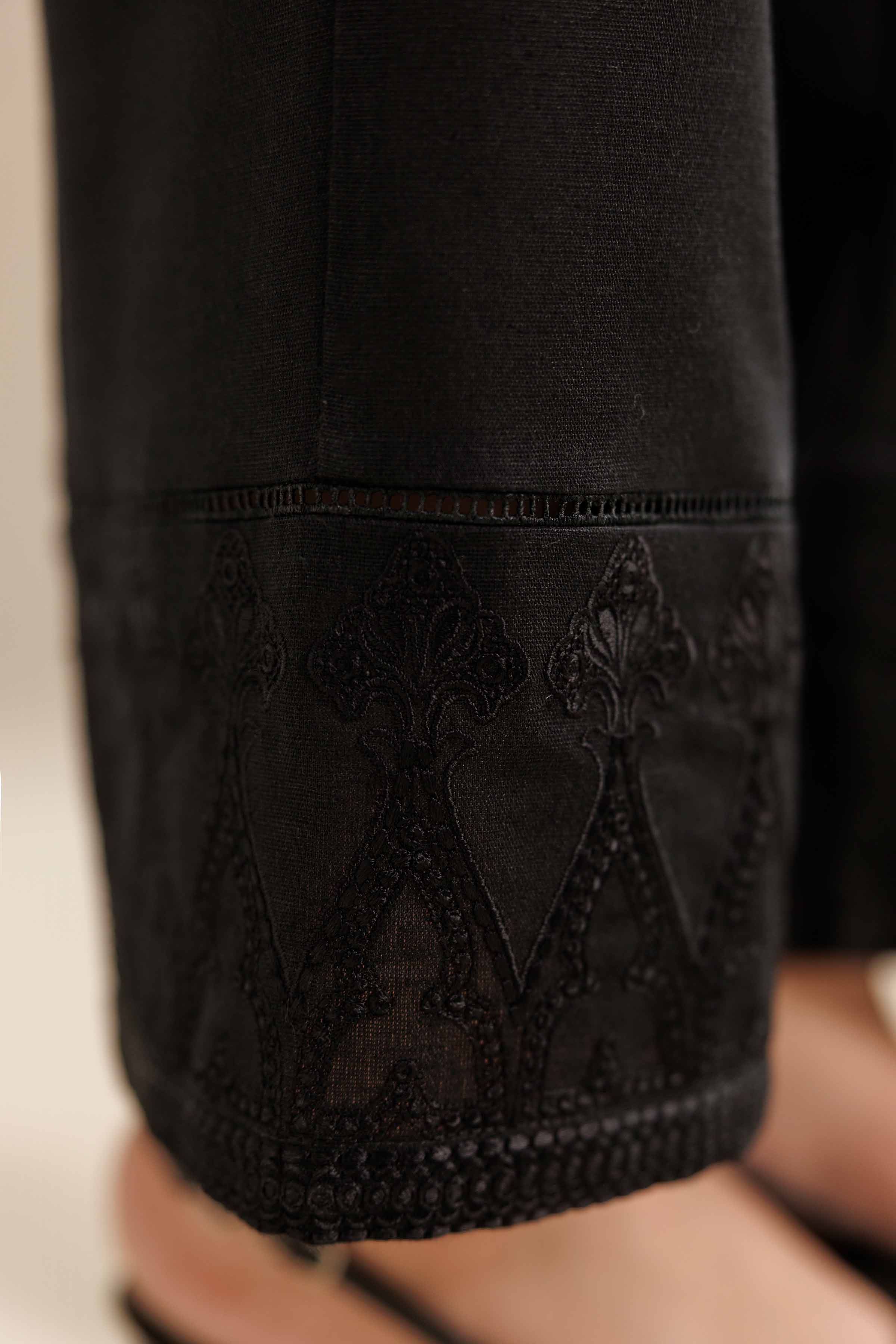 Embroidered Trousers - PW25-152