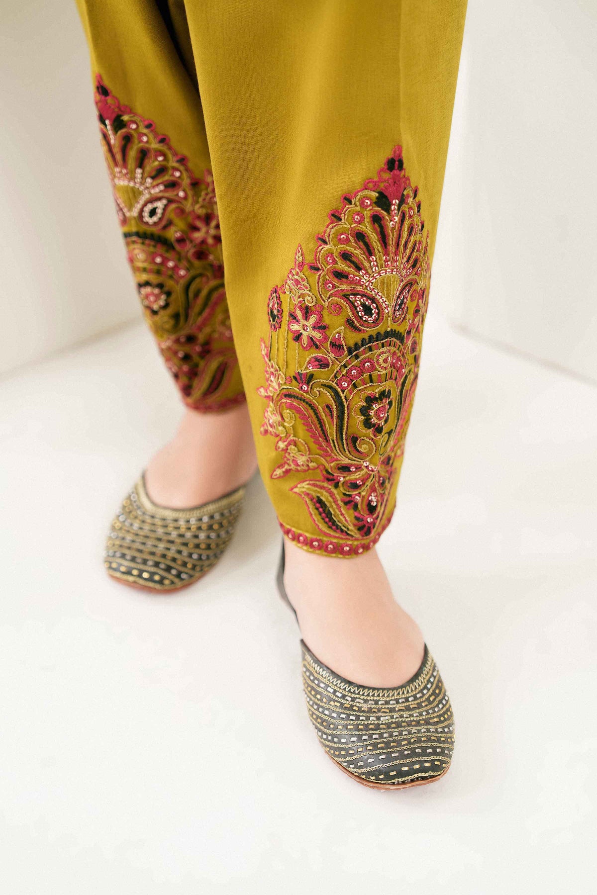 3 PIECE - PRINTED EMBROIDERED SUIT - PW25-178
