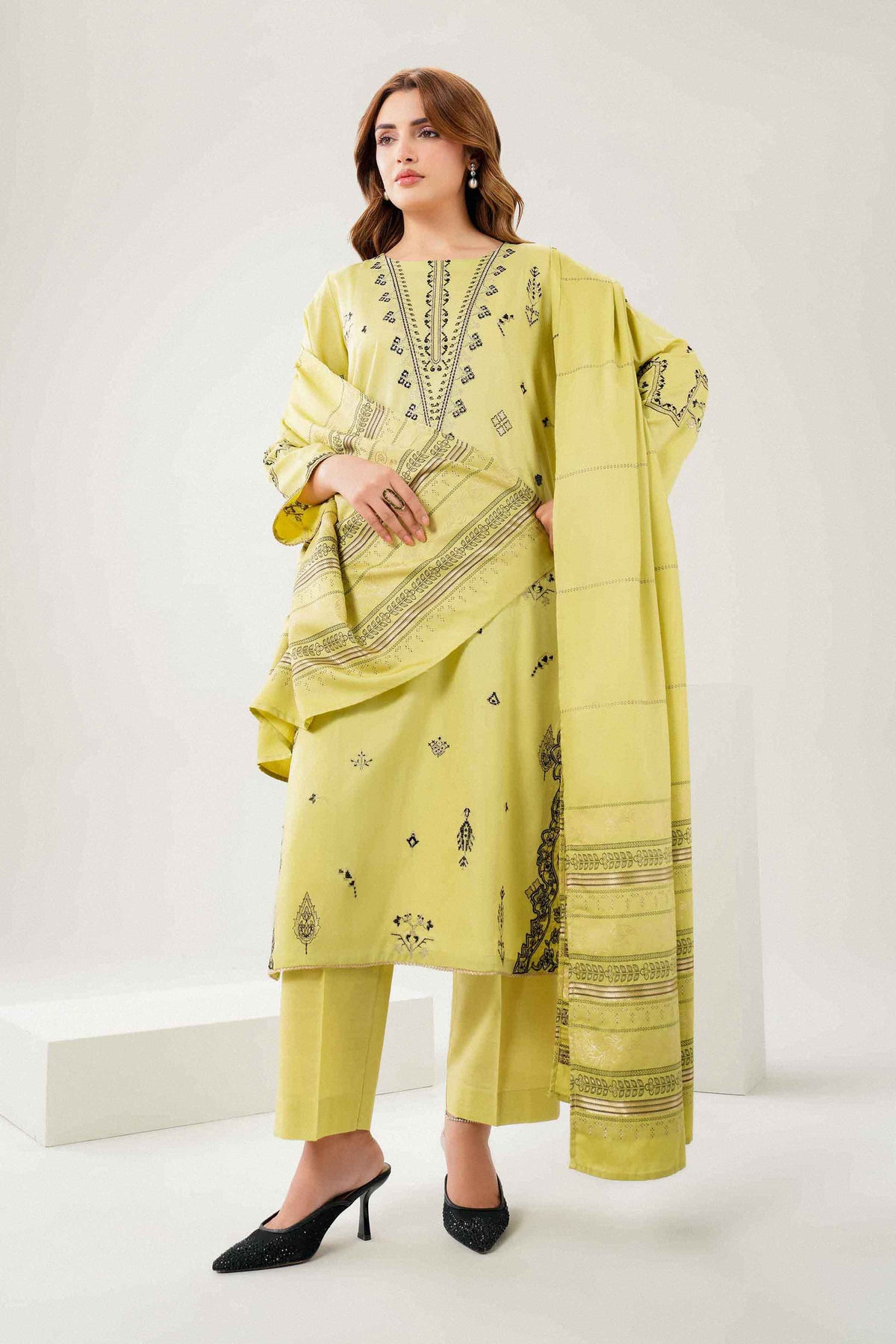 2 Piece - Embroidered Suit - PW25-193