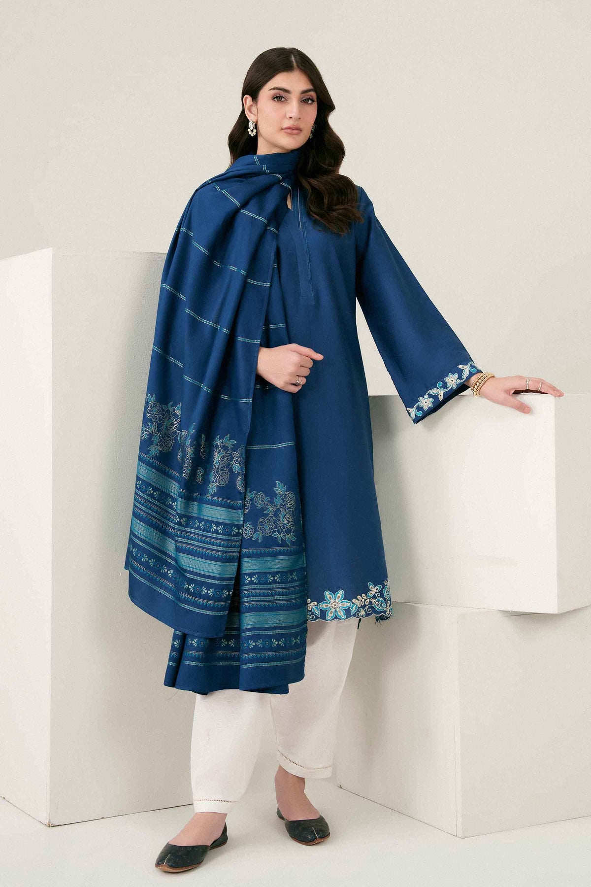 2 Piece - Embroidered Suit - PW25-194