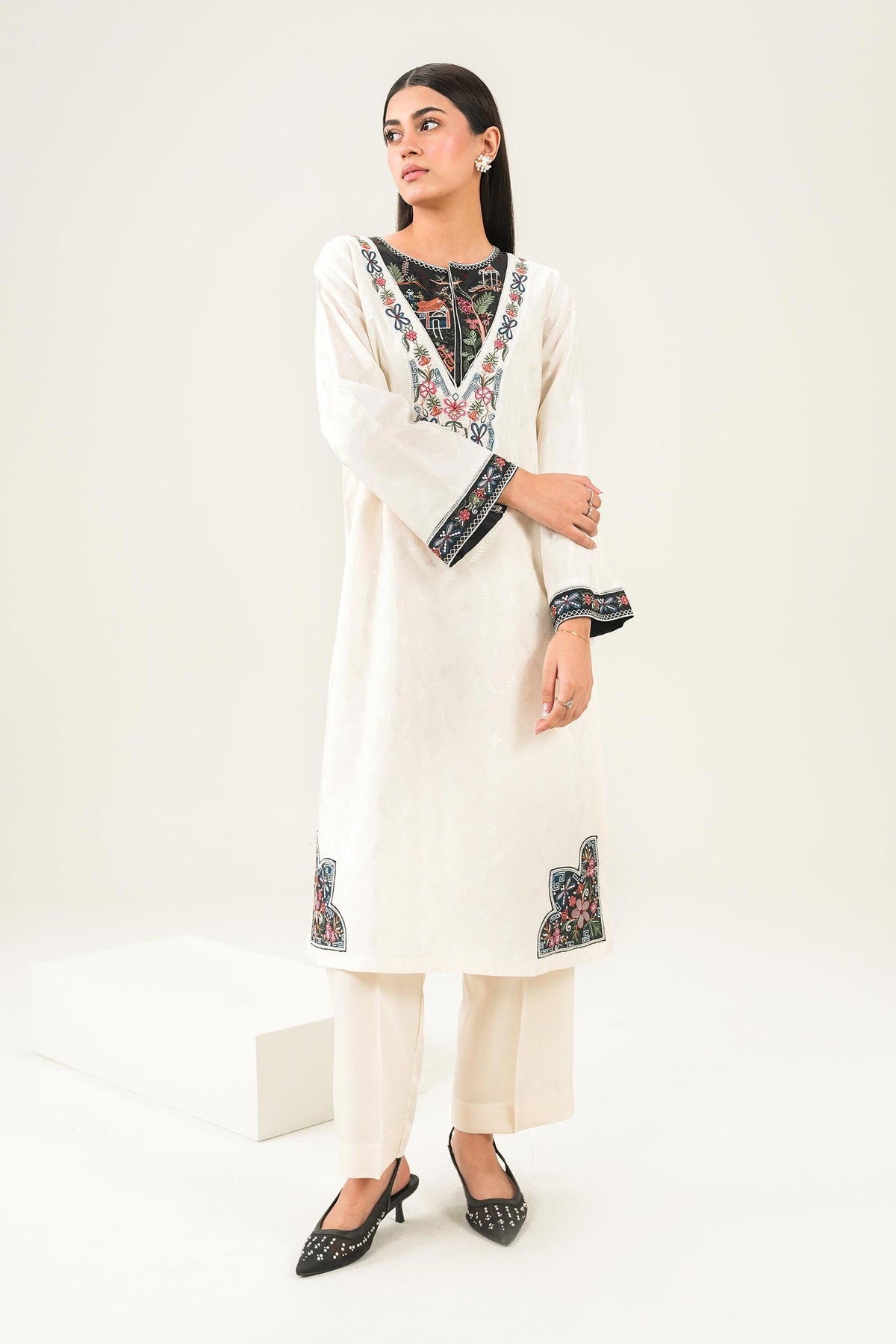 2 Piece - Embroidered Suit - PW25-334