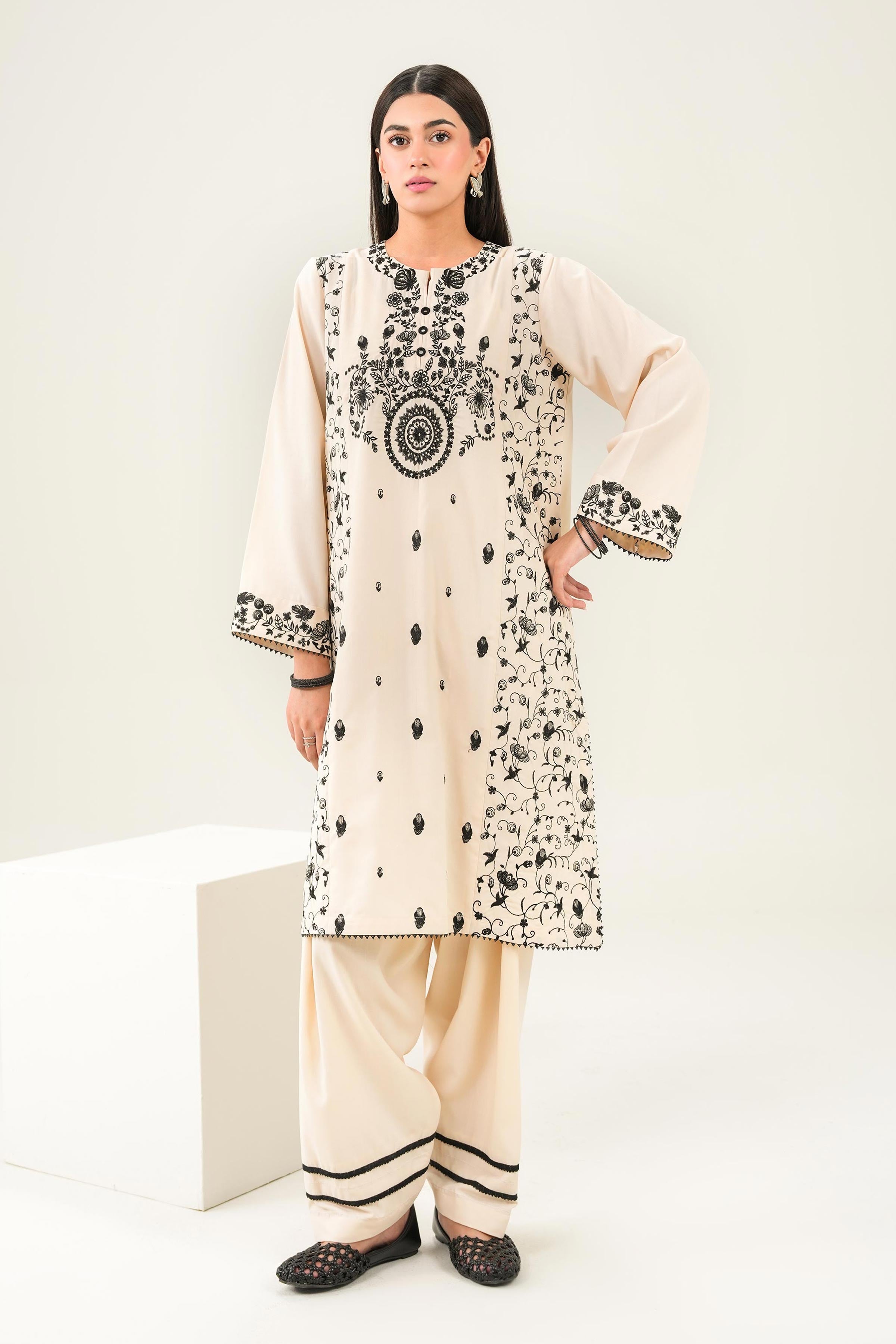 2 Piece - Embroidered Suit - PW25-377