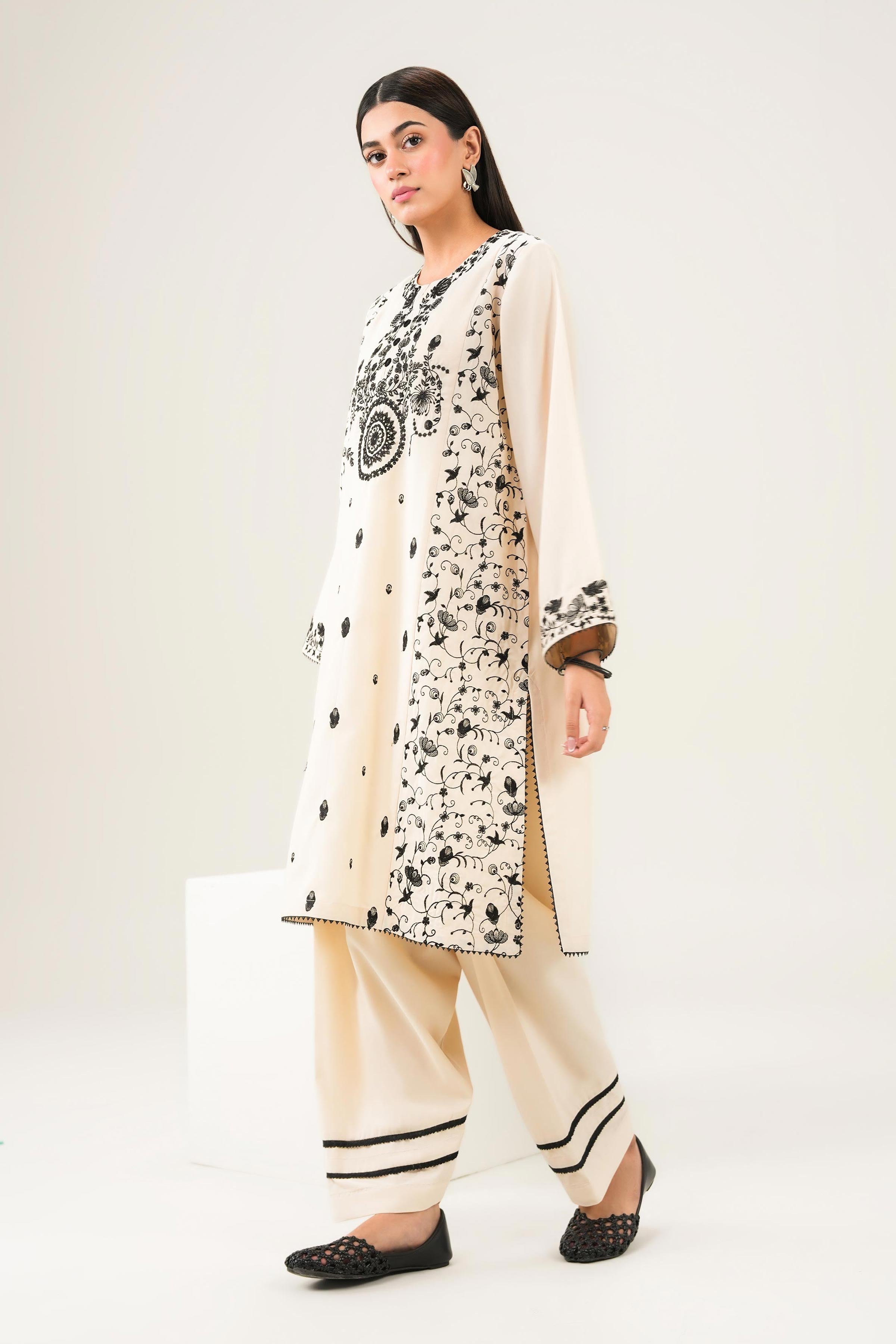 2 Piece - Embroidered Suit - PW25-377