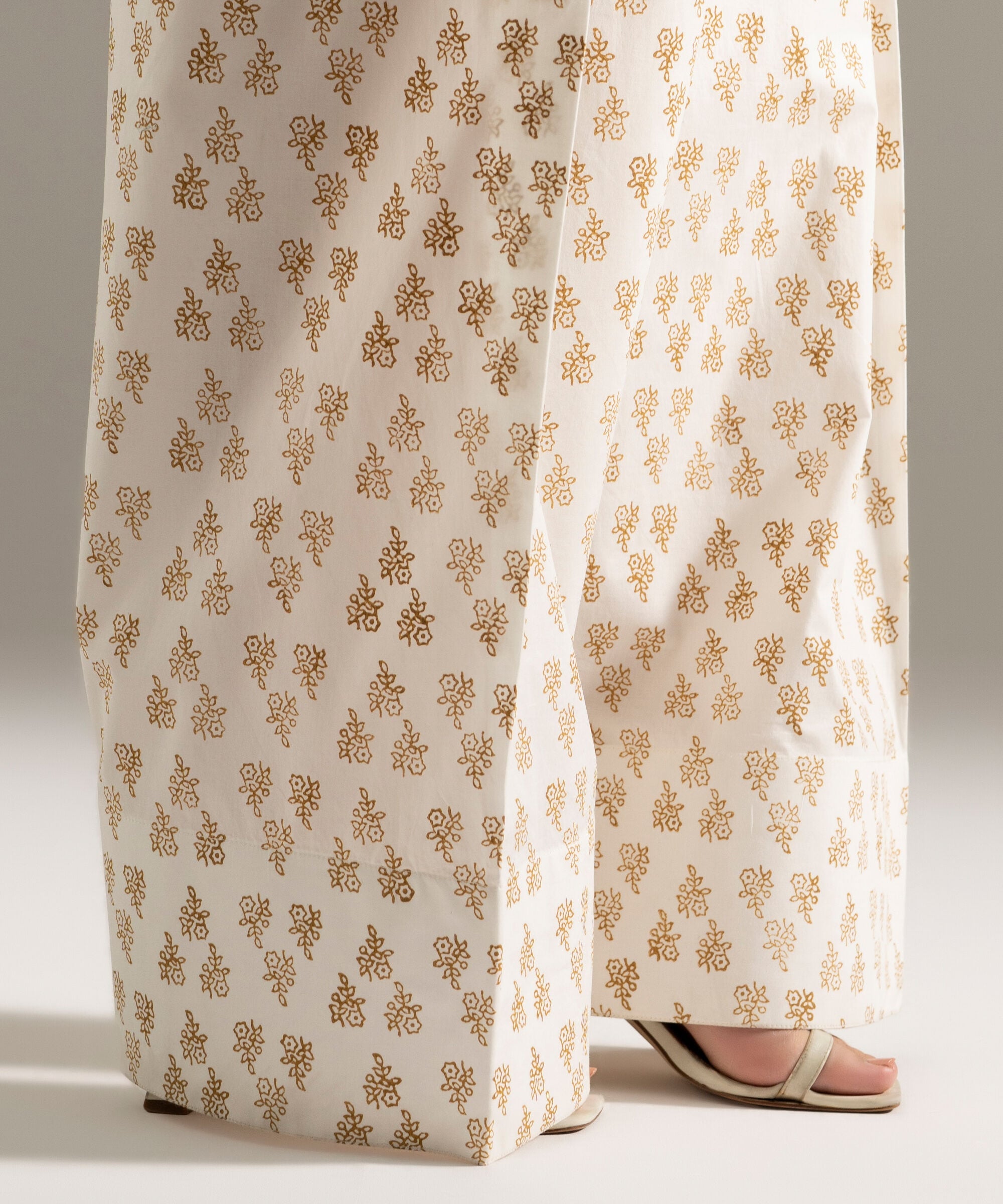Printed Cambric Farshi Shalwar PW26CASTV83T