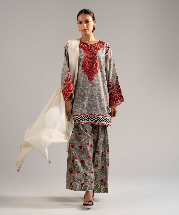 3 Piece - Embroidered Lawn Suit