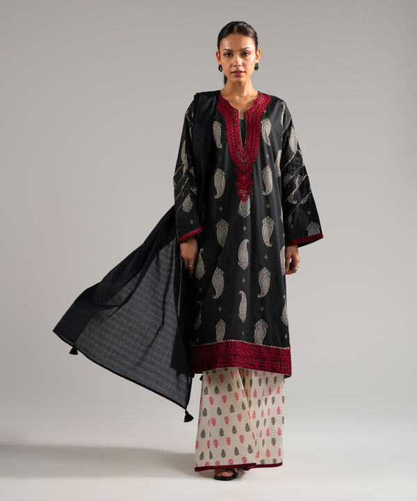 3 Piece - Embroidered Lawn Suit