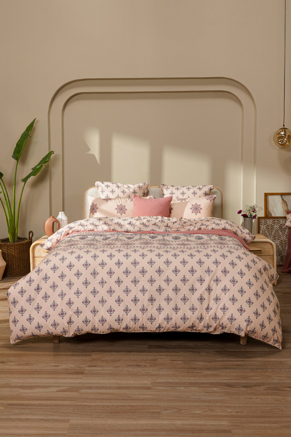 Paisley Blush T-150 Quilt Cover Set