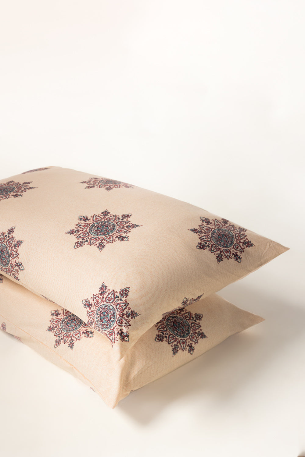 https://cdn.shopify.com/s/files/1/0706/3253/8159/files/PaisleyBlushT-150PillowCoverSet_3.jpg?v=1768198208