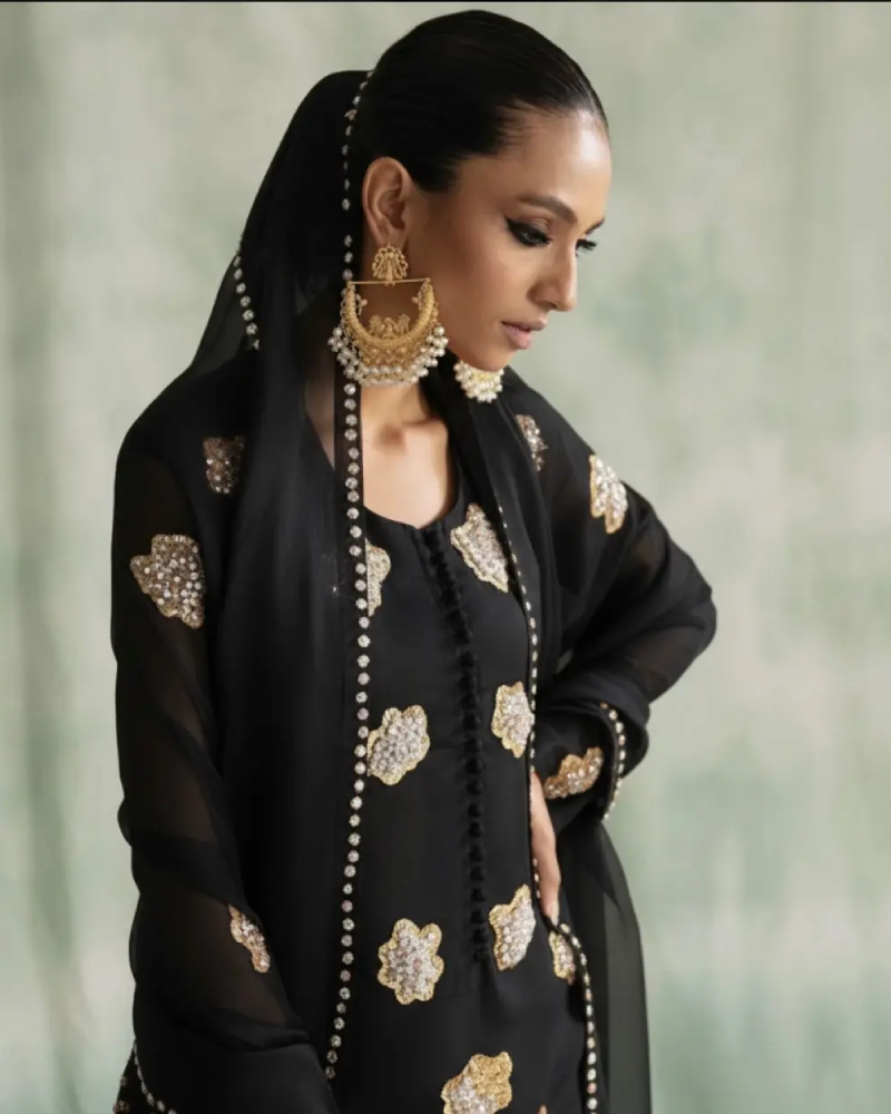 Pearls-Festive Black Edition