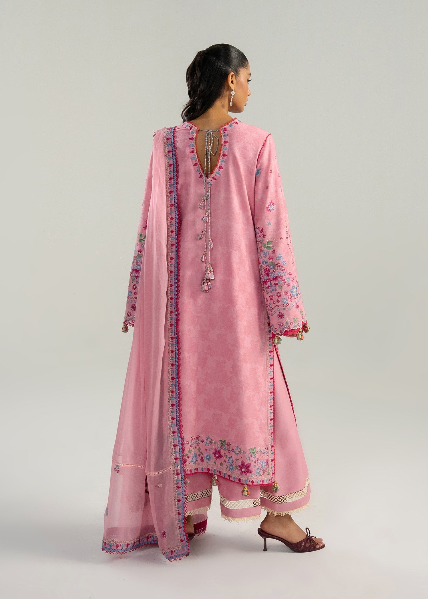 https://cdn.shopify.com/s/files/1/0016/9476/1035/files/Pembe_1.jpg?v=1777016033