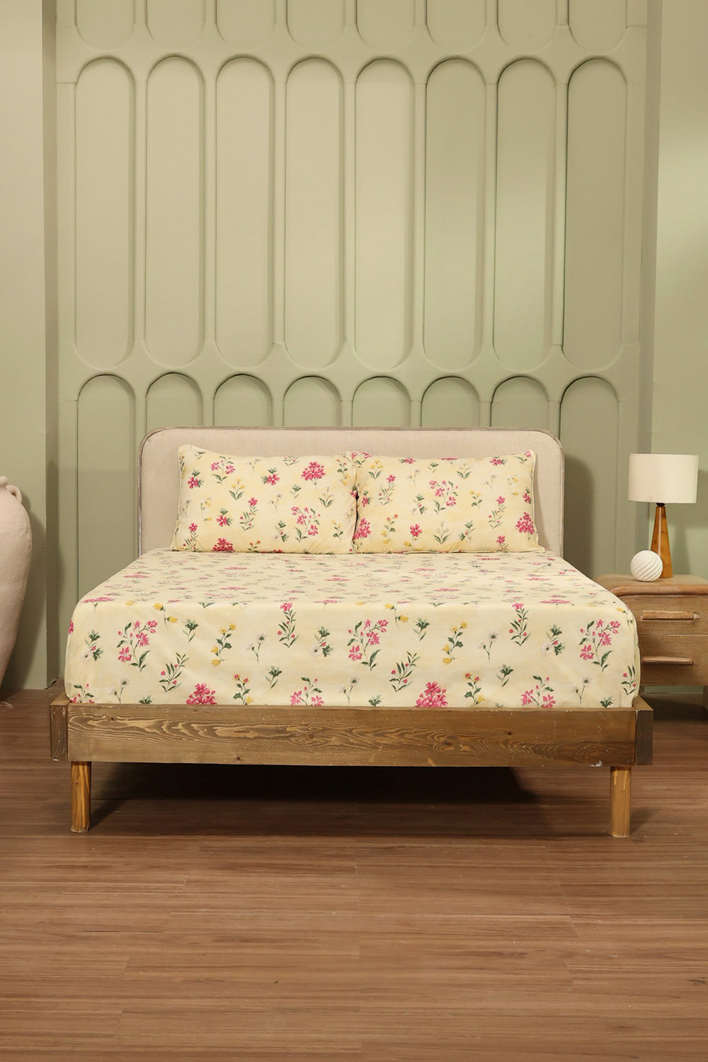 https://cdn.shopify.com/s/files/1/0706/3253/8159/files/PrimroseSheetset005.jpg?v=1759329603