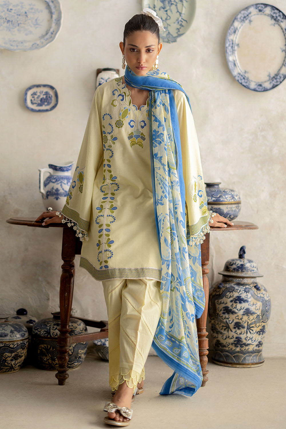 3 Piece Embroidered Lawn Suit With Chiffon Dupatta And Borders