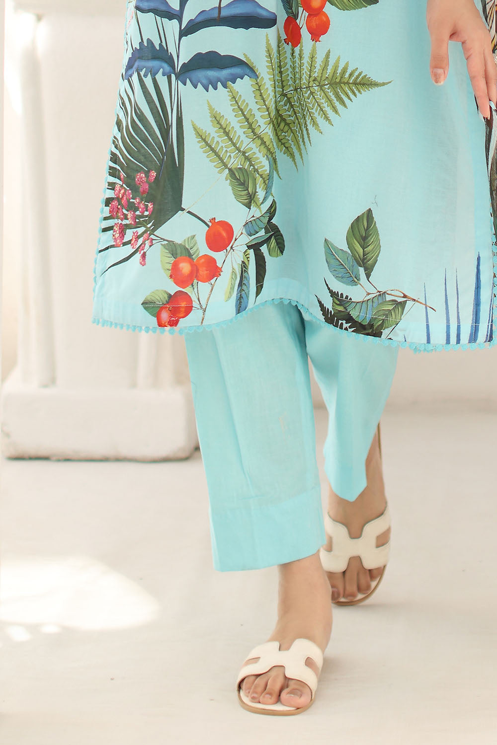 3 Piece Printed Lawn Suit With Chiffon Dupatta