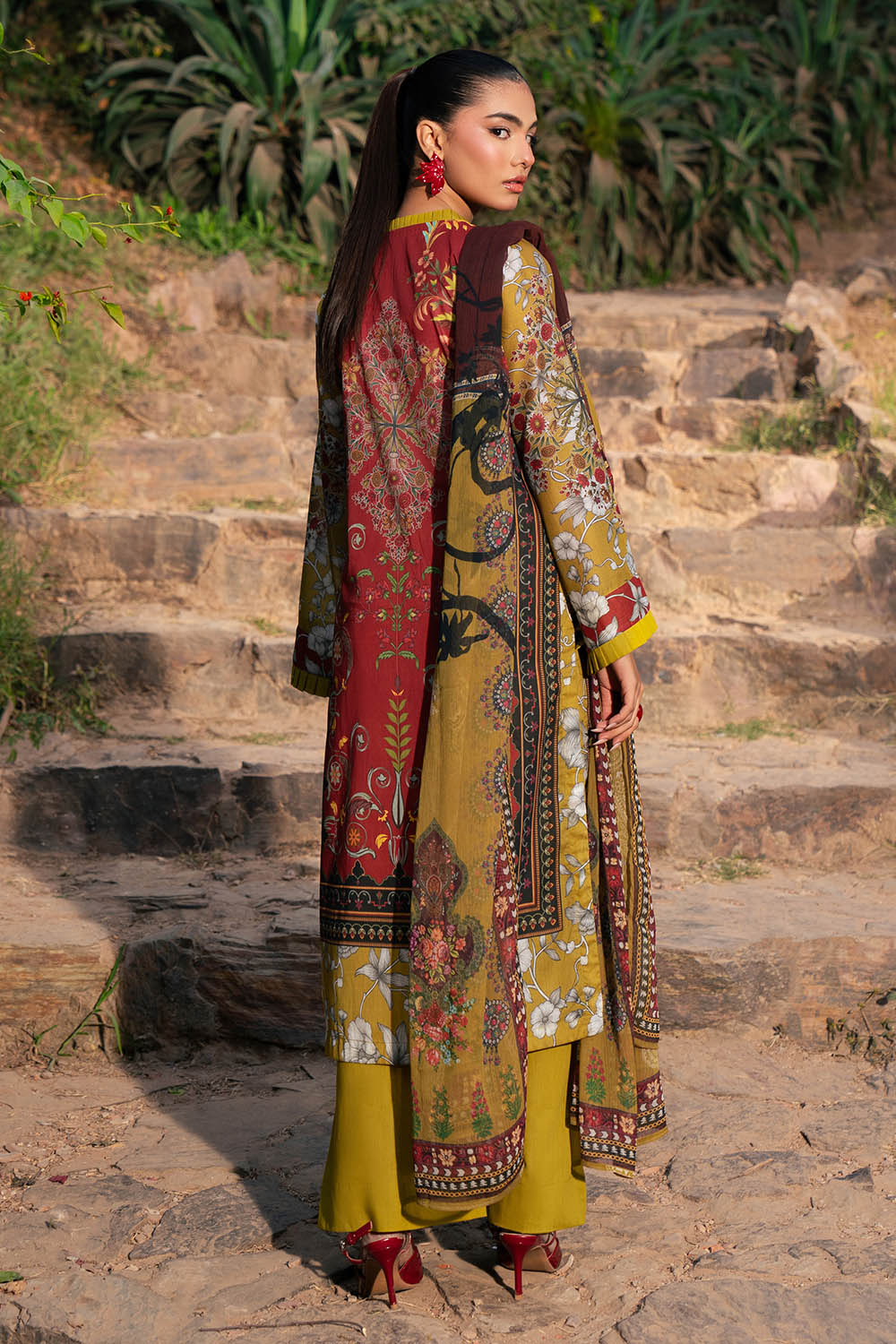 3 Piece Printed Lawn Suit With Chiffon Dupatta