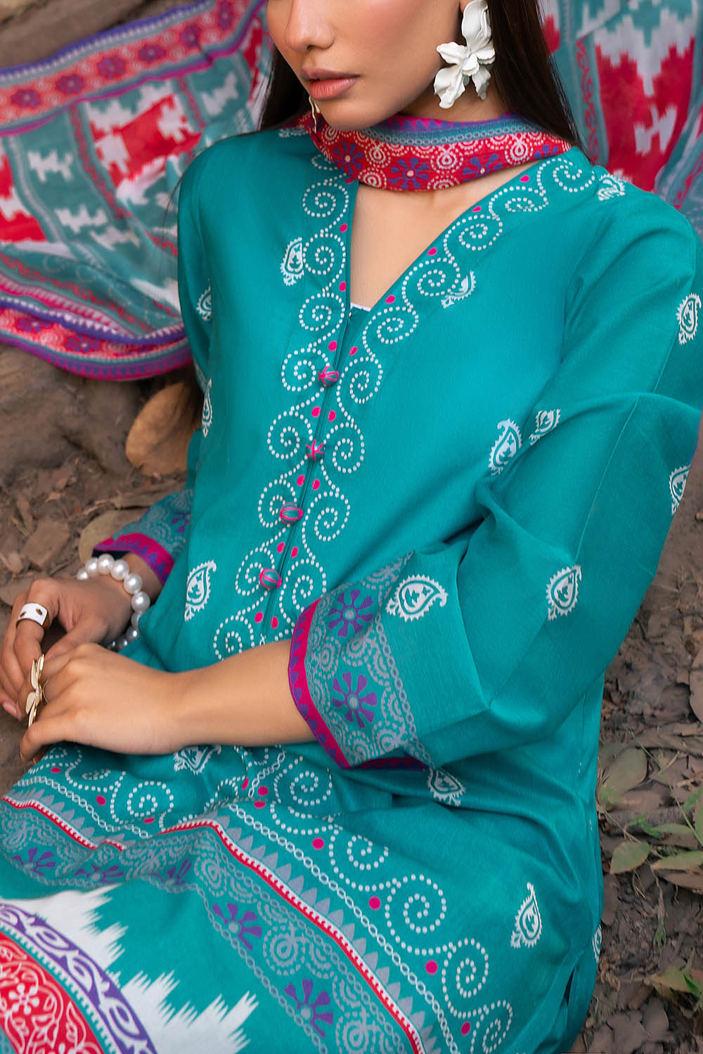 3 Piece Printed Lawn Suit With Chiffon Dupatta