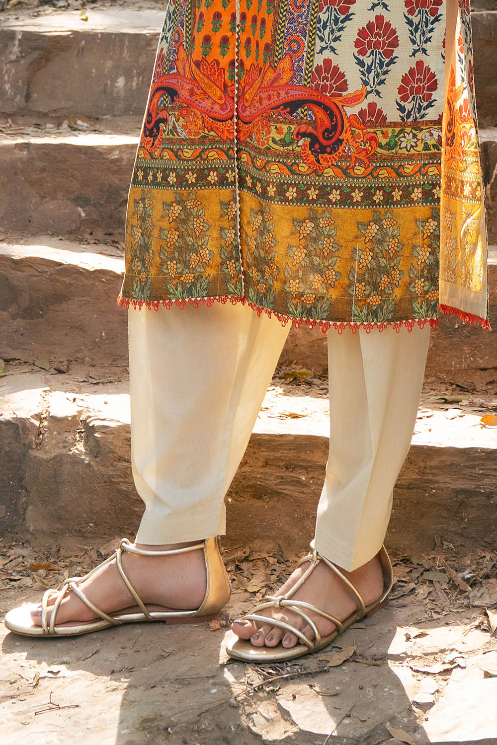 3 Piece Printed Lawn Suit With Chiffon Dupatta