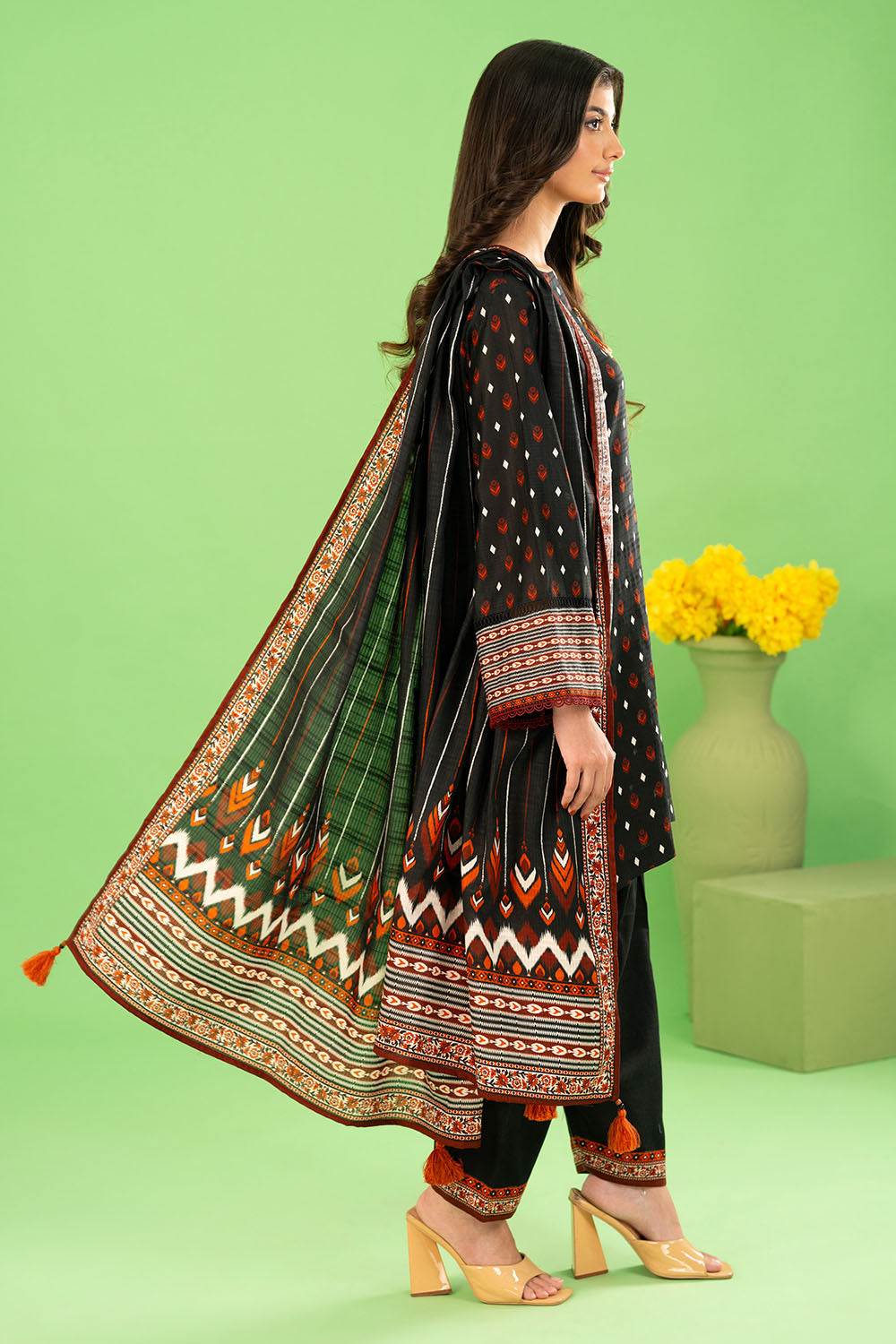 https://cdn.shopify.com/s/files/1/0706/3253/8159/files/Printed-Cotton-Linen-Stripe-Dupatta-Printed-Cotton-Linen-Stripe-Shirt-Dyed-Trouser-Gulahmed-WNS-52040-Side.jpg?v=1762594295