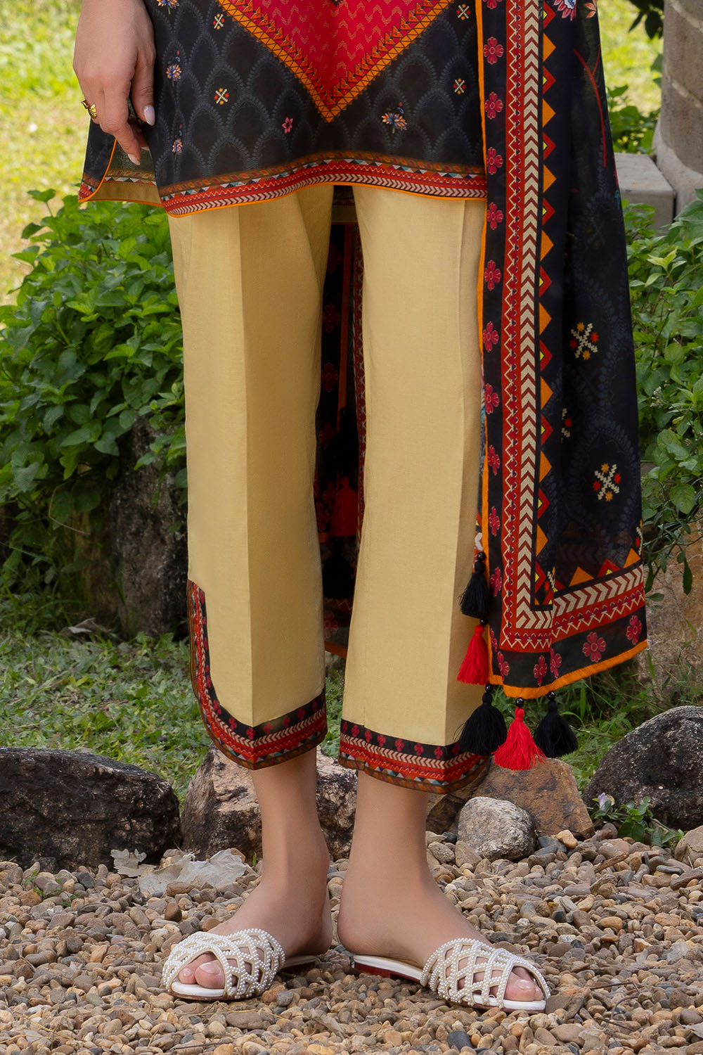 3 Piece Printed Cambric Suit with Lawn Dupatta CBN-62005