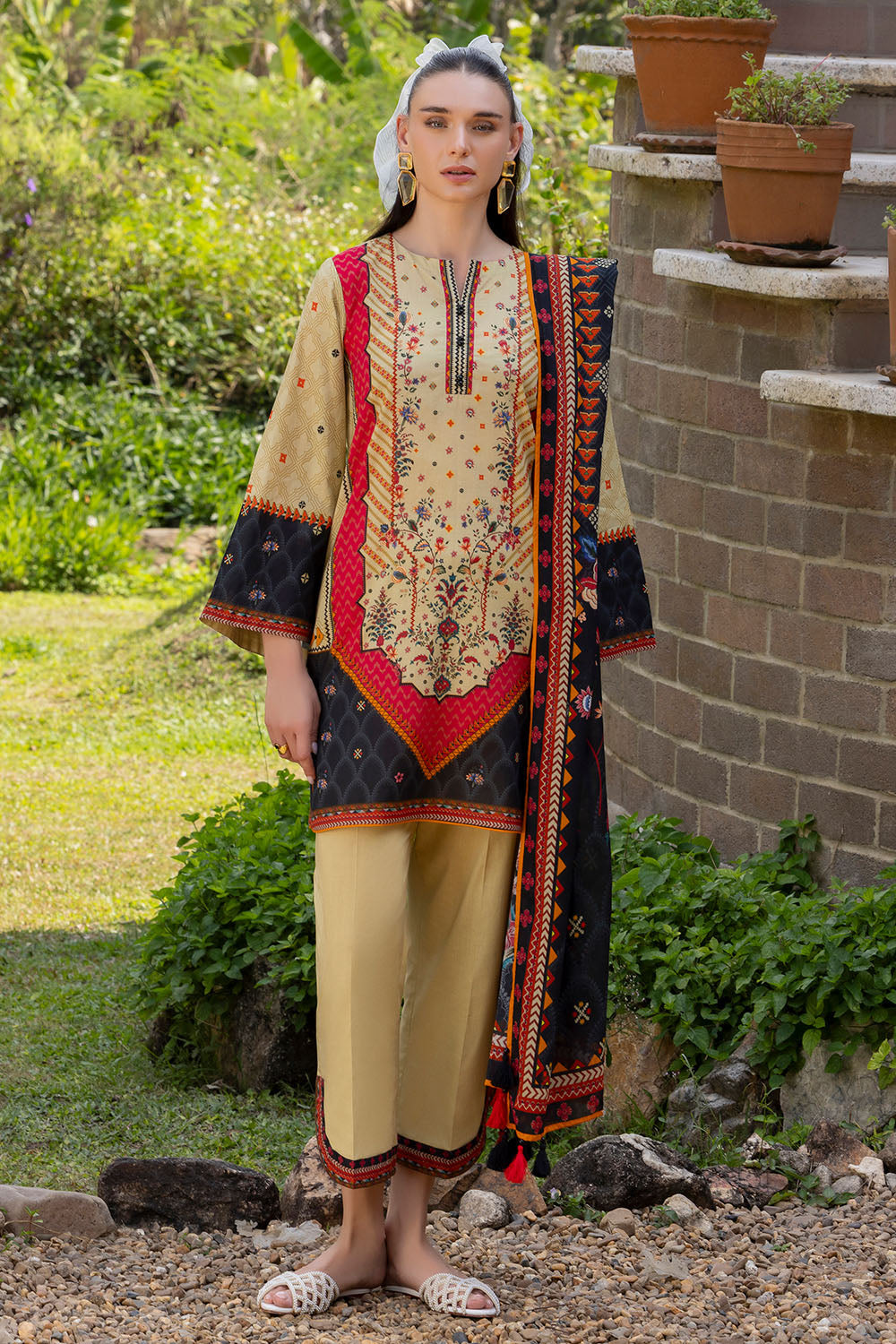 3 Piece Printed Cambric Suit with Lawn Dupatta CBN-62005