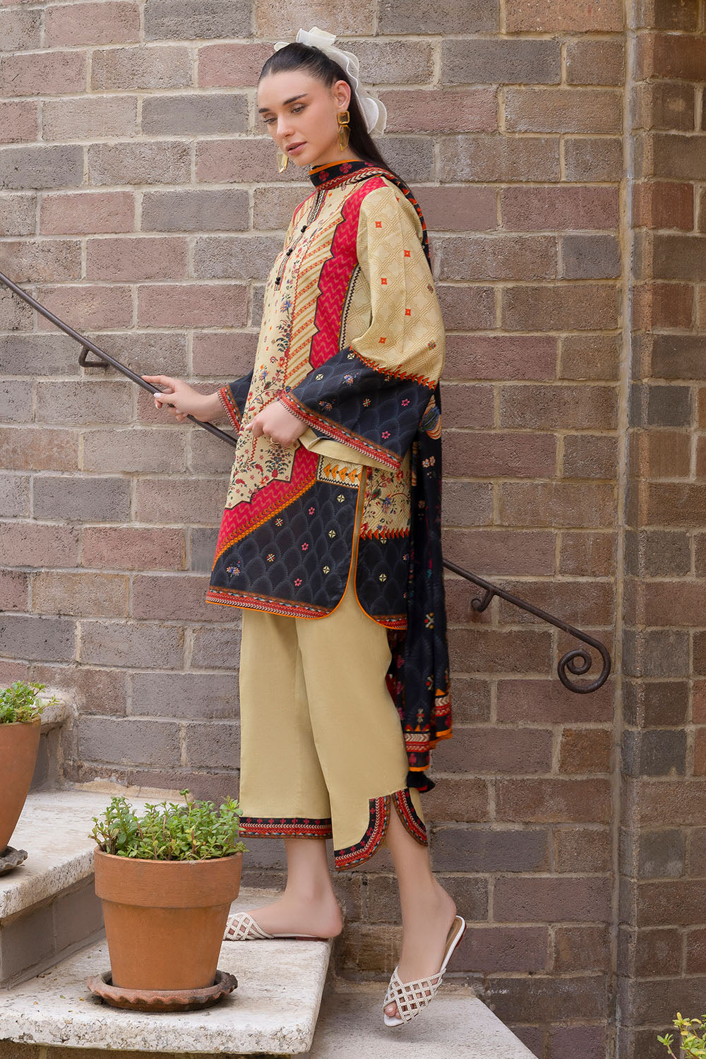 3 Piece Printed Cambric Suit with Lawn Dupatta CBN-62005