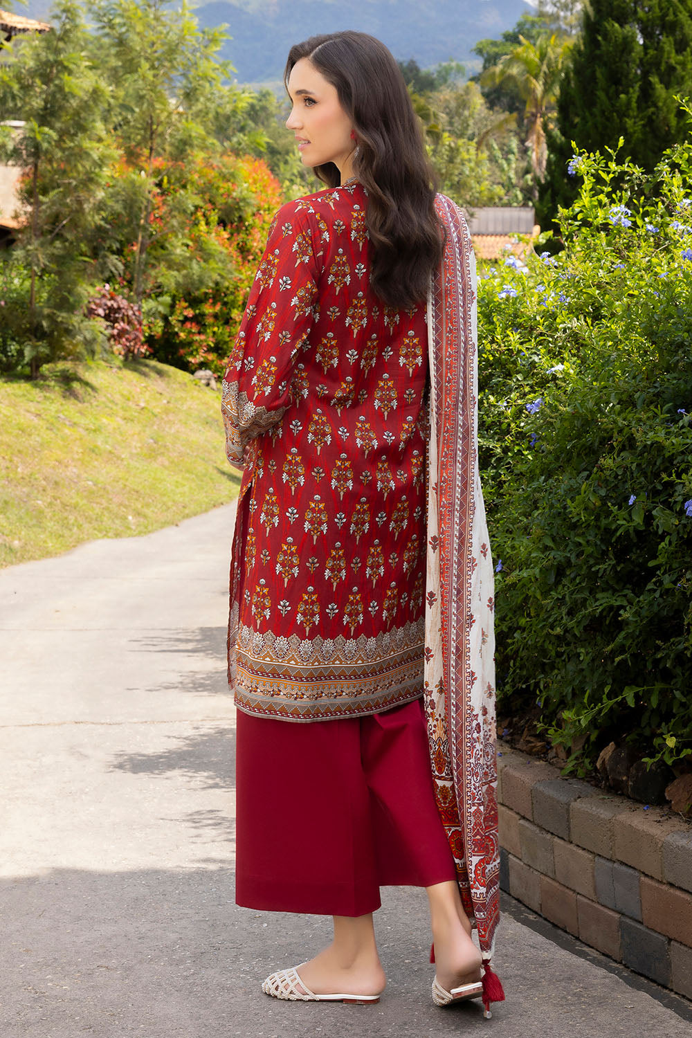 3 Piece Printed Cambric Suit With Lawn Dupatta