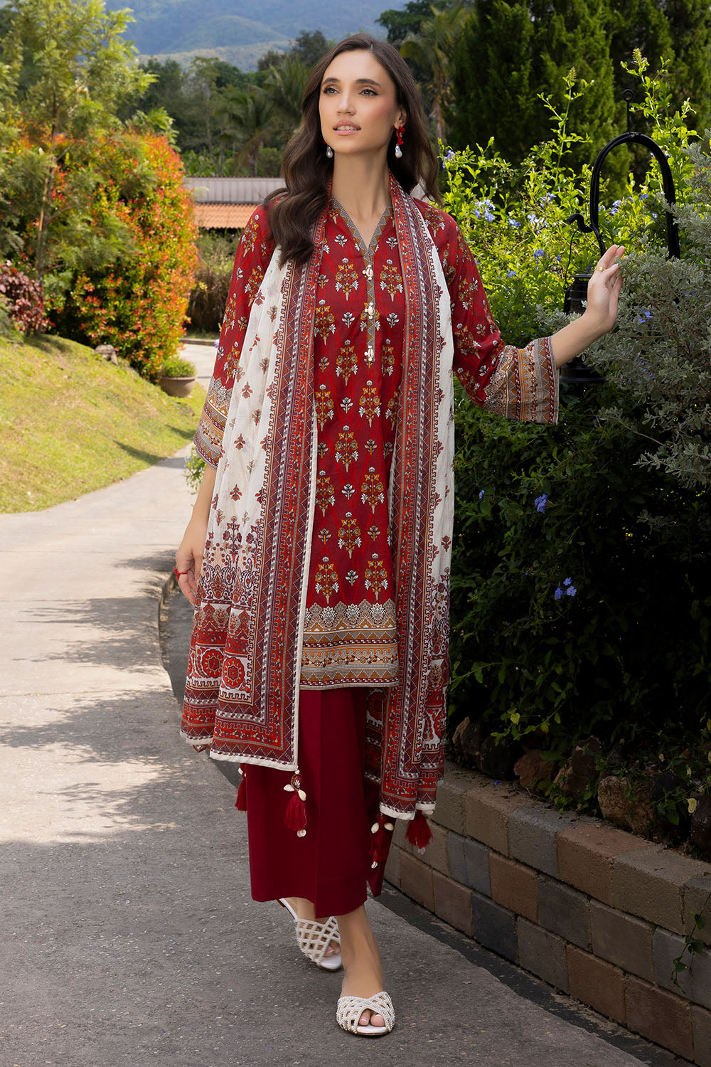 3 Piece Printed Cambric Suit With Lawn Dupatta