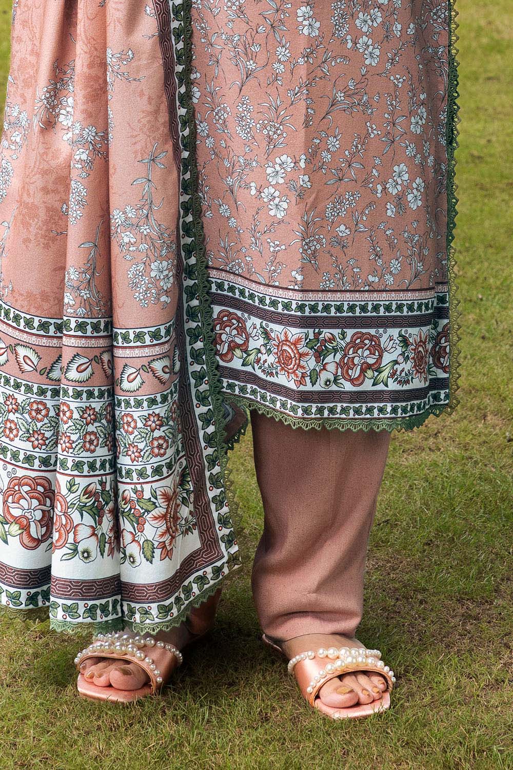 3 Piece Printed Karandi Suit