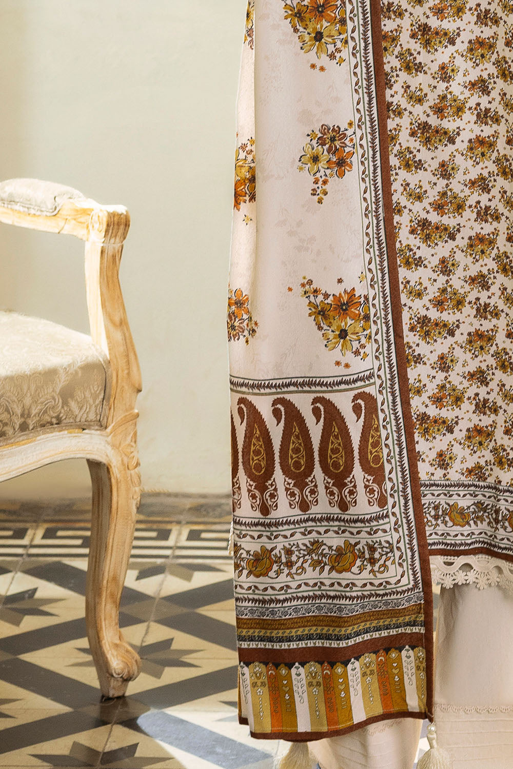 3 Piece Printed Karandi Suit