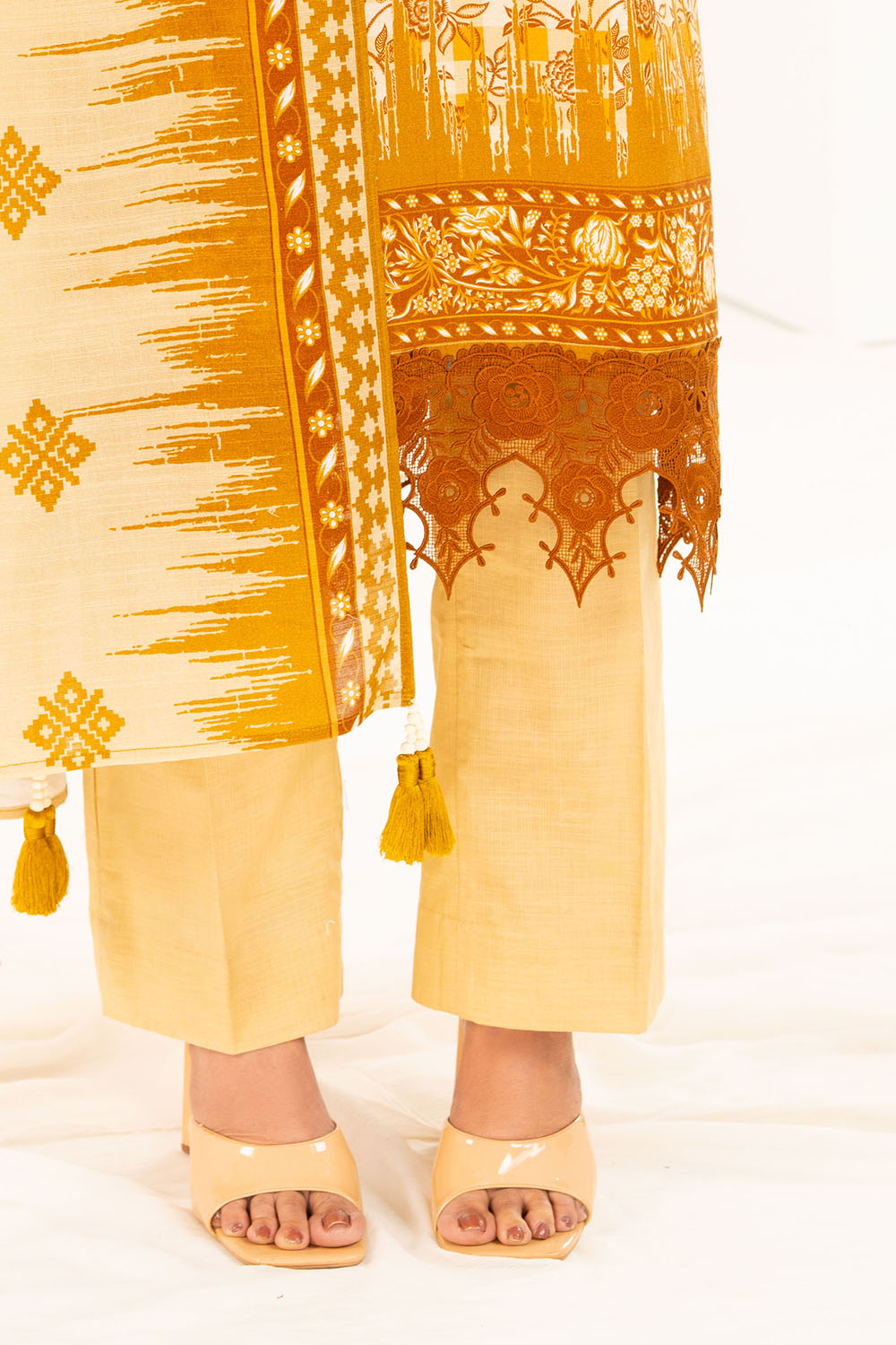3 Piece Printed Khaddar Suit with Dupatta