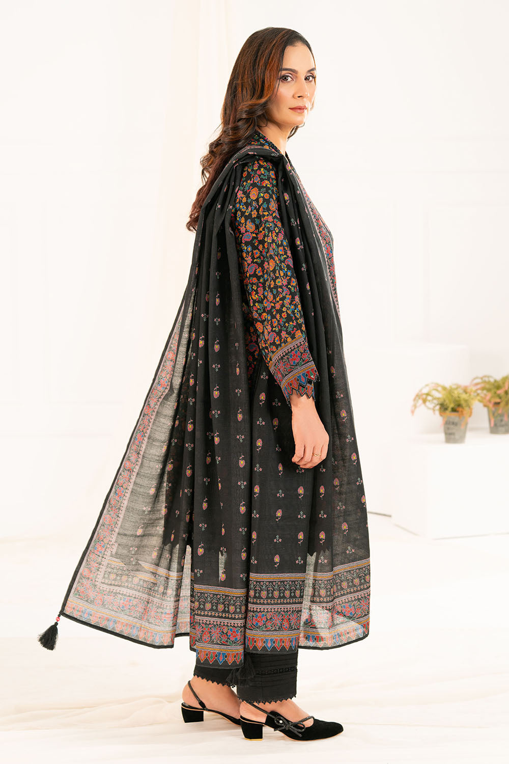 3 Piece Printed Khaddar Suit With Dupatta