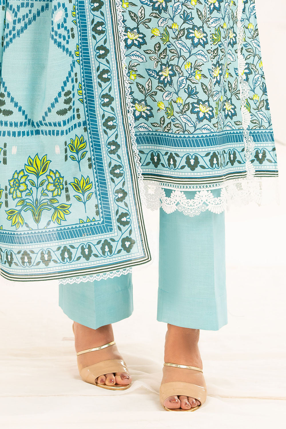 3 Piece Printed Khaddar Suit With Dupatta