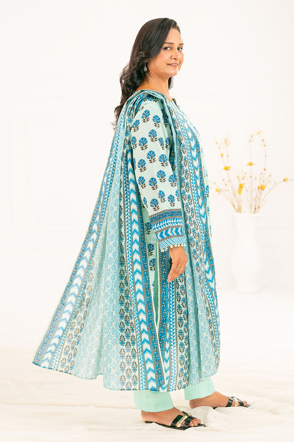 3 Piece Printed Khaddar Suit With Dupatta