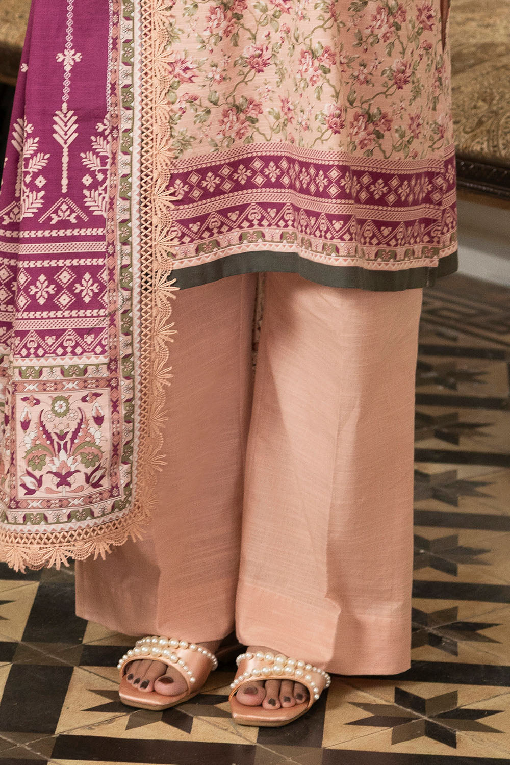3 Piece Printed Khaddar Suit