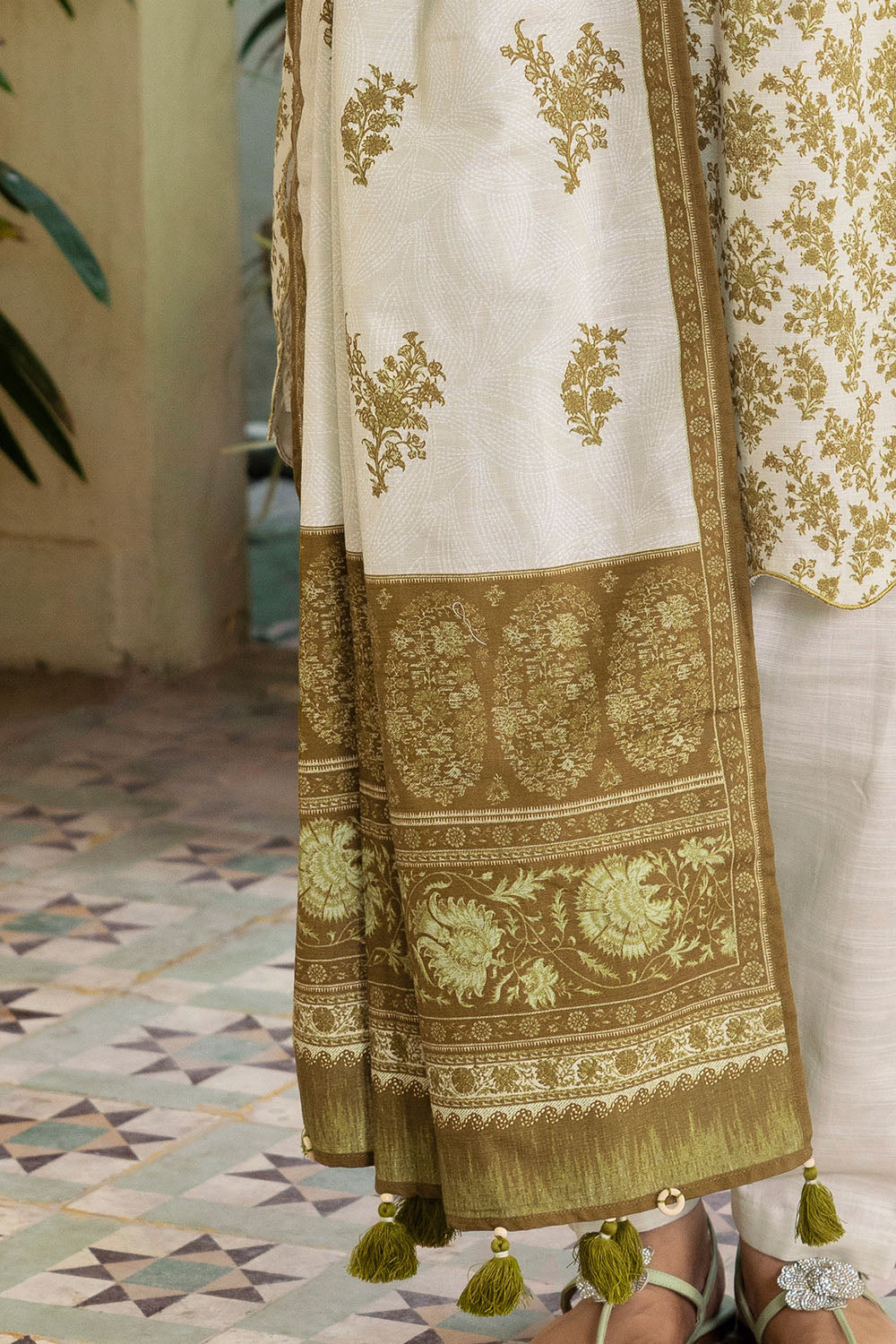 3 Piece Printed Khaddar Suit