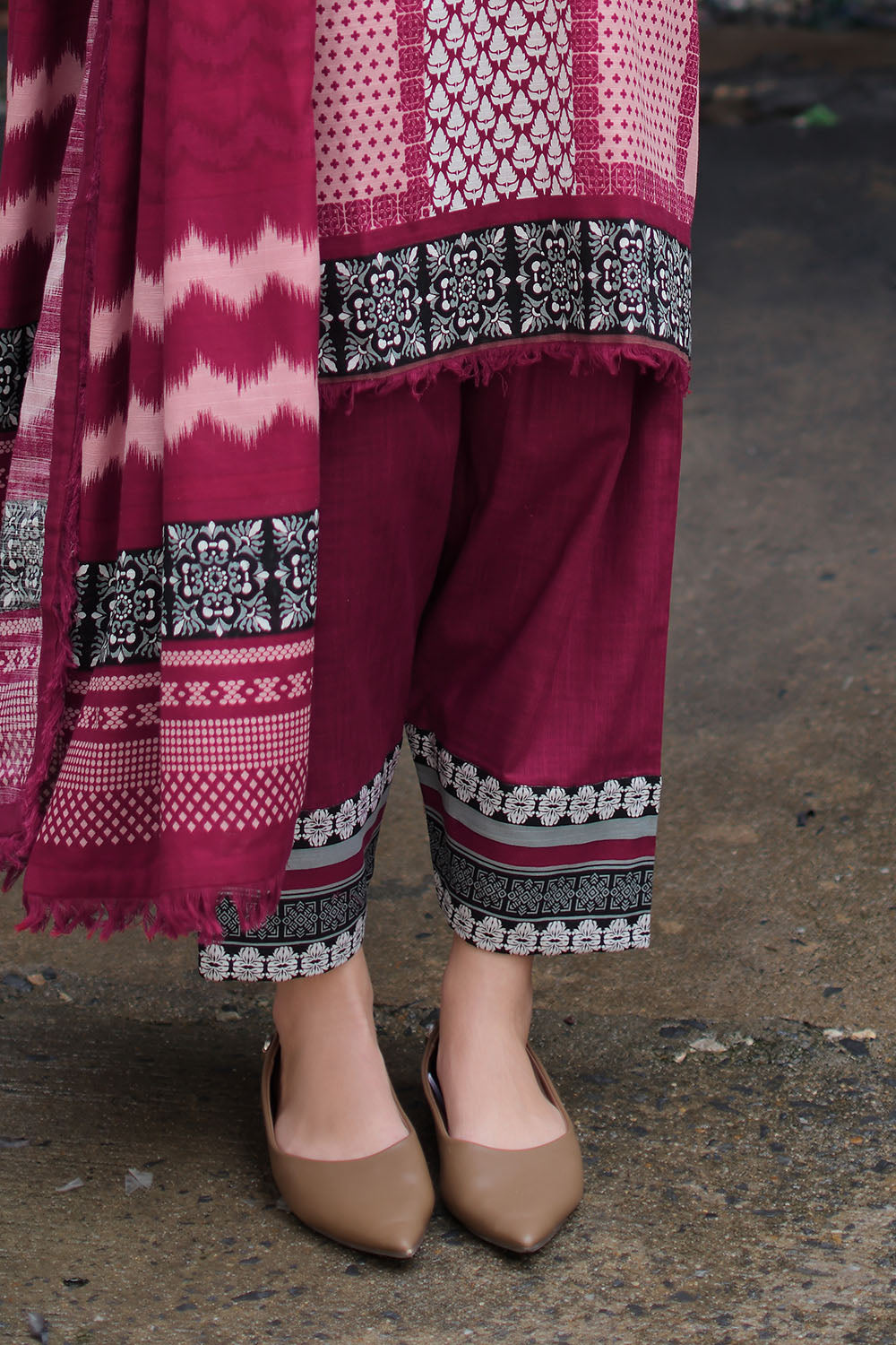 3 Piece Printed Khaddar Suit