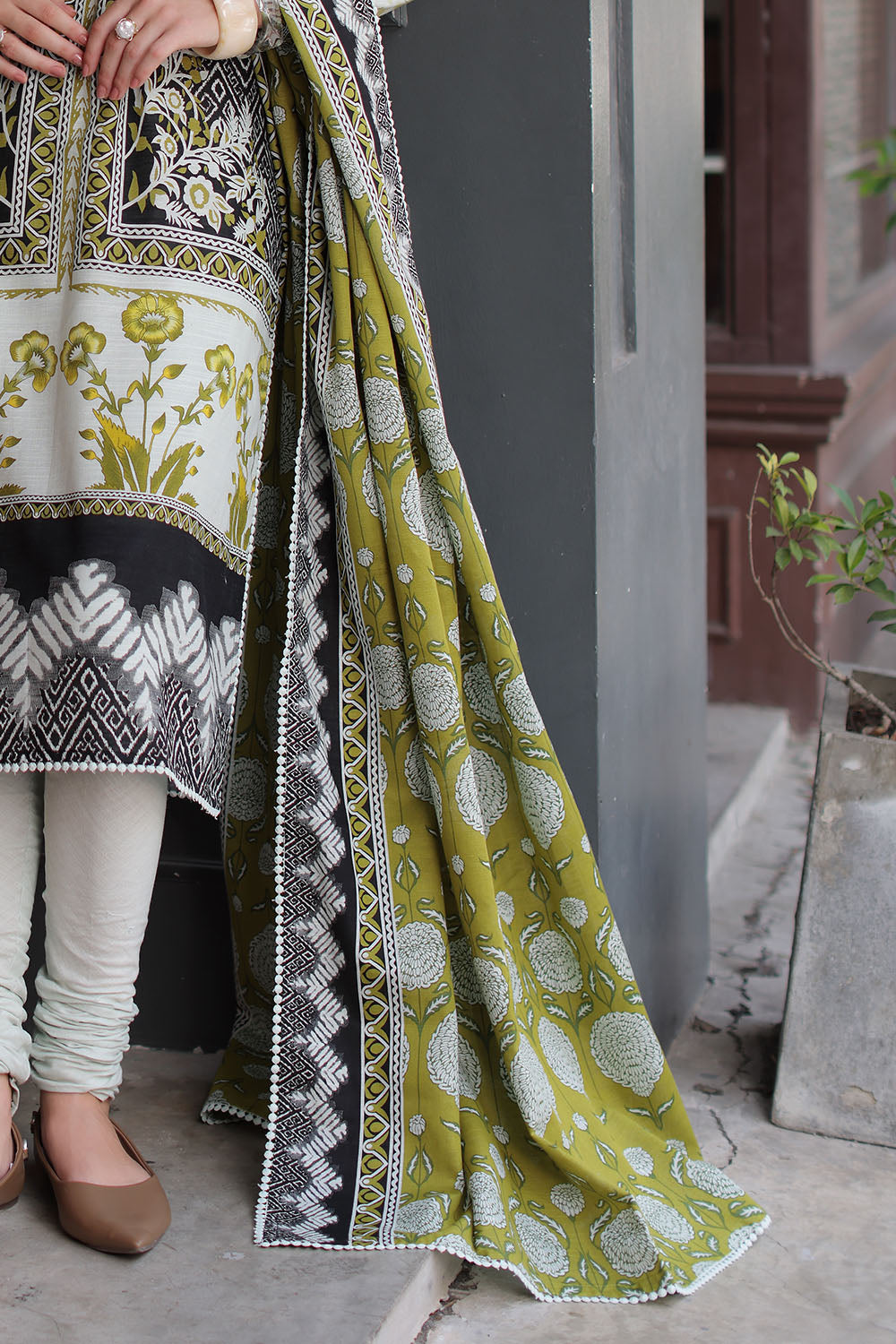 3 Piece Printed Khaddar Suit