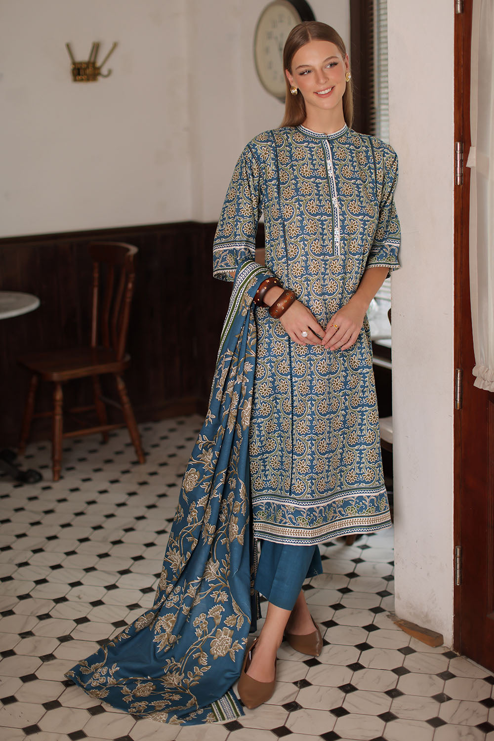 3 Piece Printed Khaddar Suit