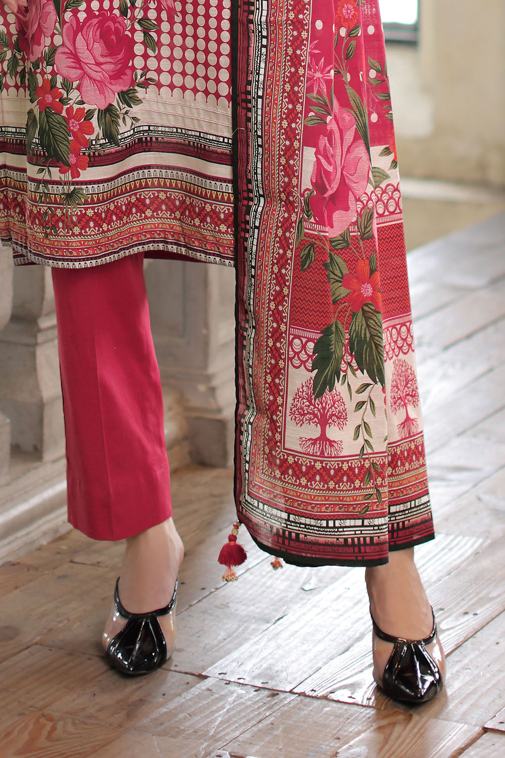 3 Piece Printed Khaddar Suit