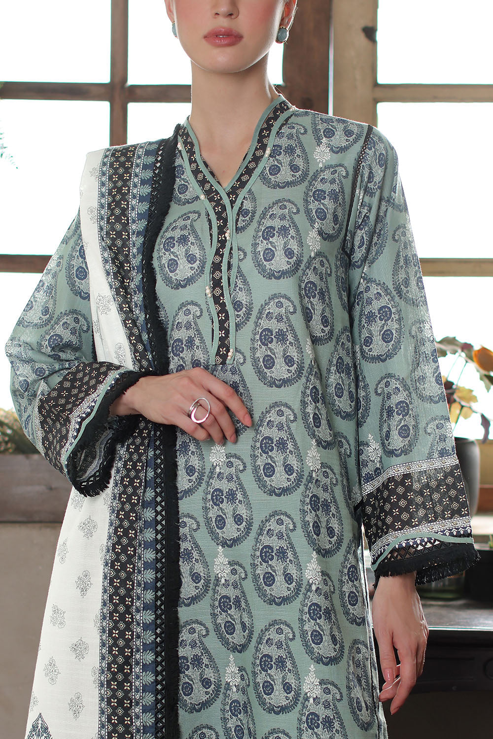 3 Piece Printed Khaddar Suit