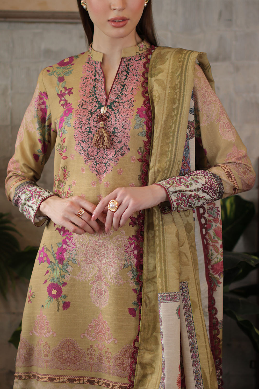 3 Piece Printed Khaddar Suit