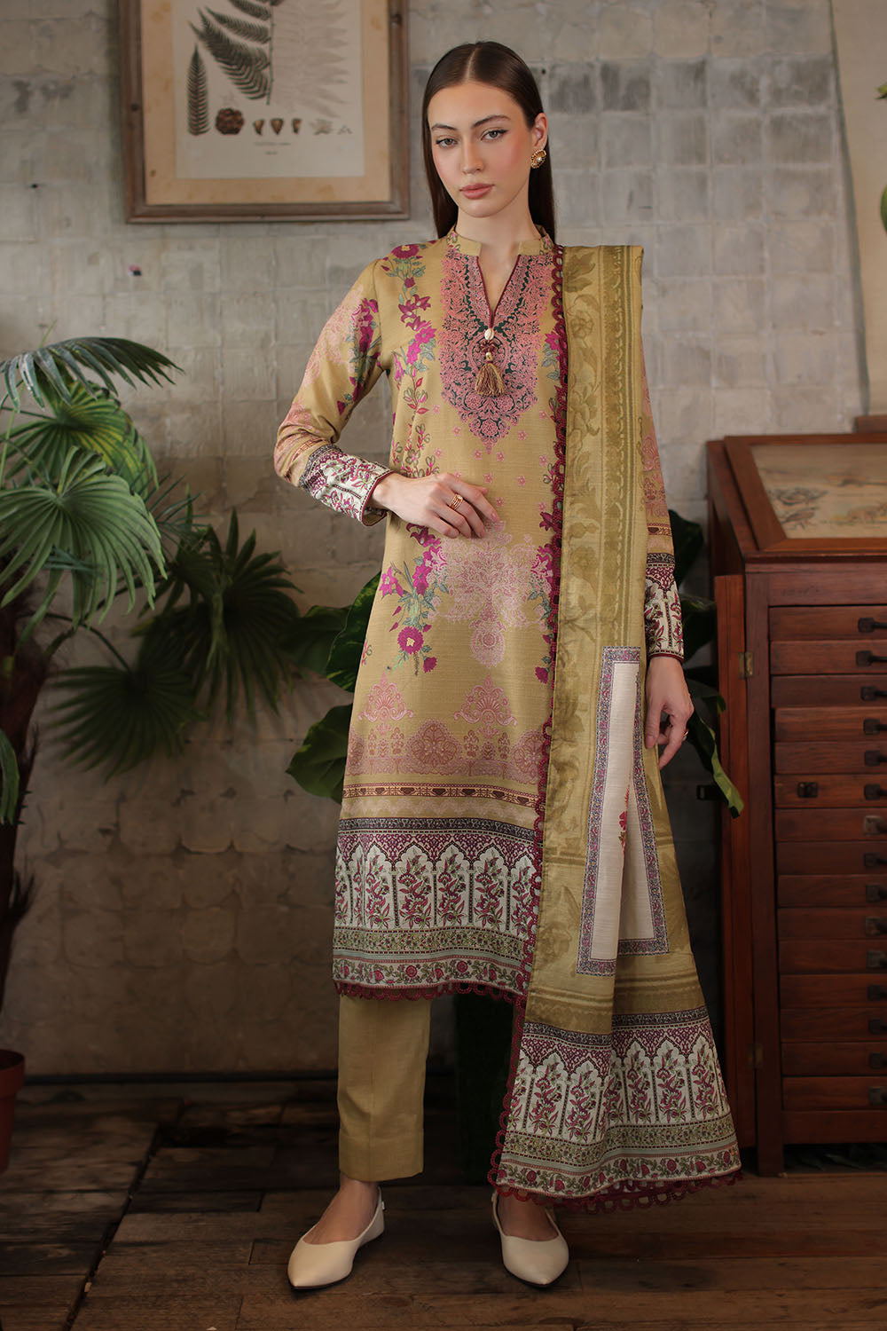 3 Piece Printed Khaddar Suit