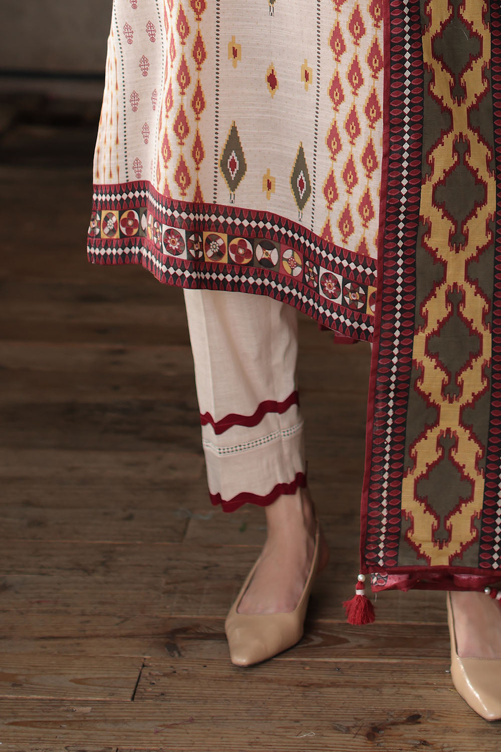 3 Piece Printed Khaddar Suit
