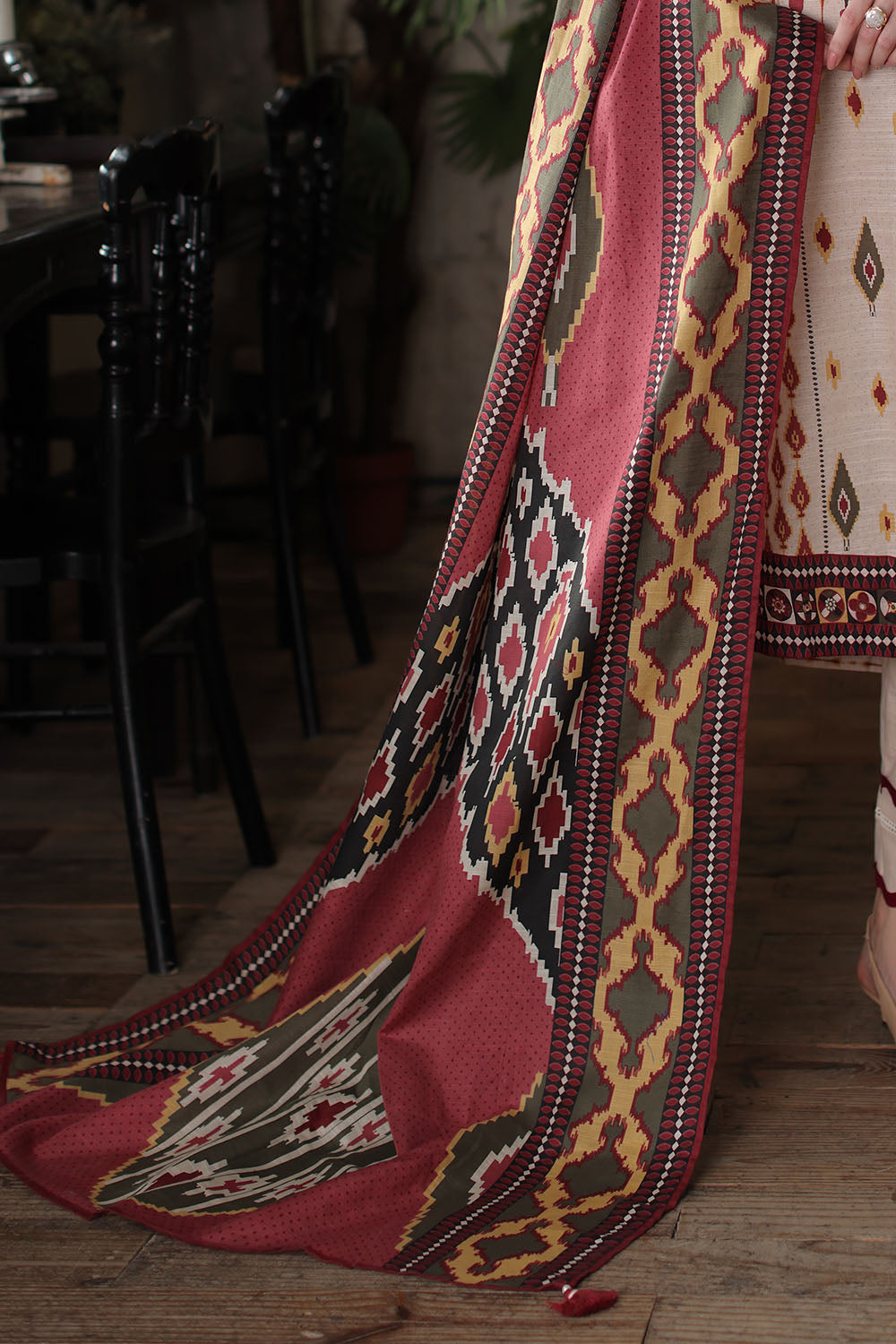 3 Piece Printed Khaddar Suit