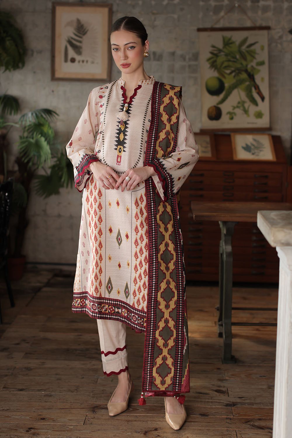 3 Piece Printed Khaddar Suit