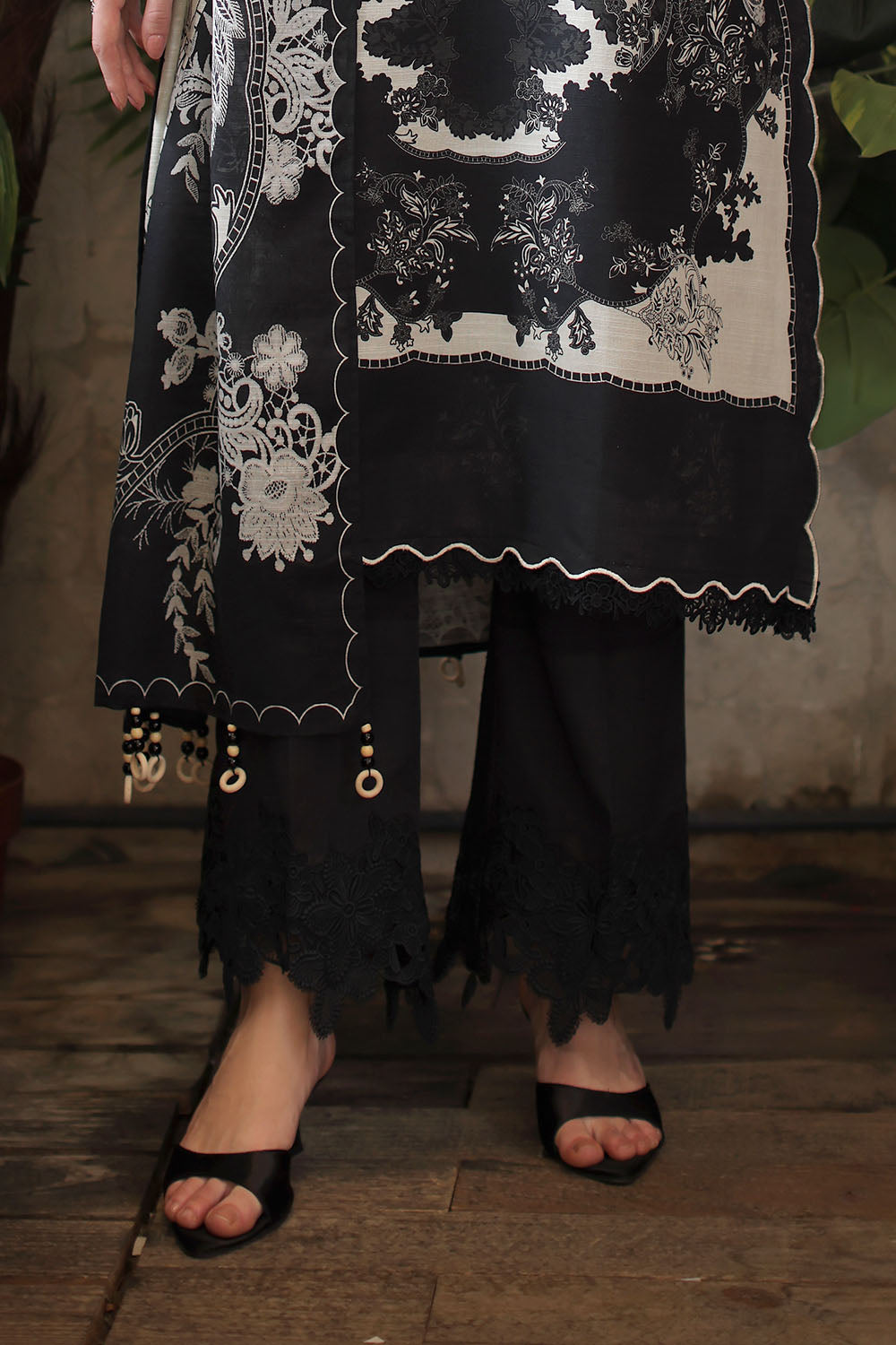 3 Piece Printed Khaddar Suit